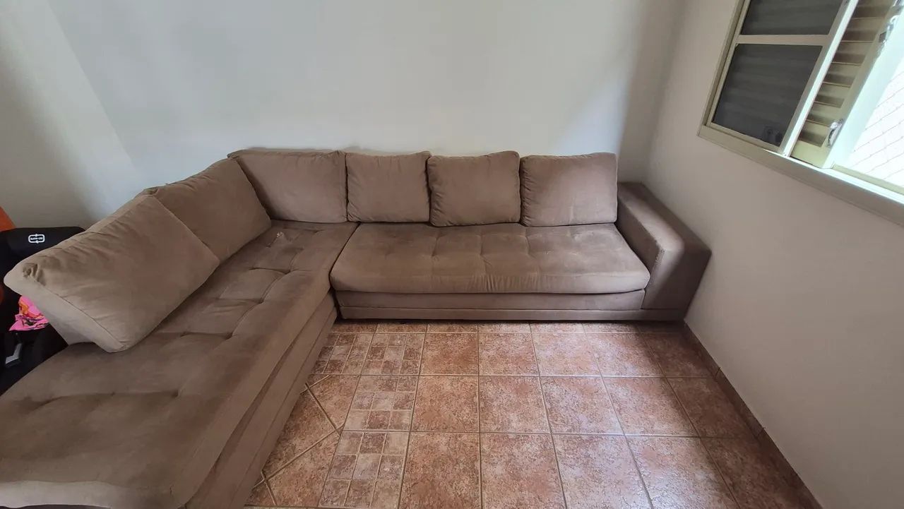 Sofá de canto em L