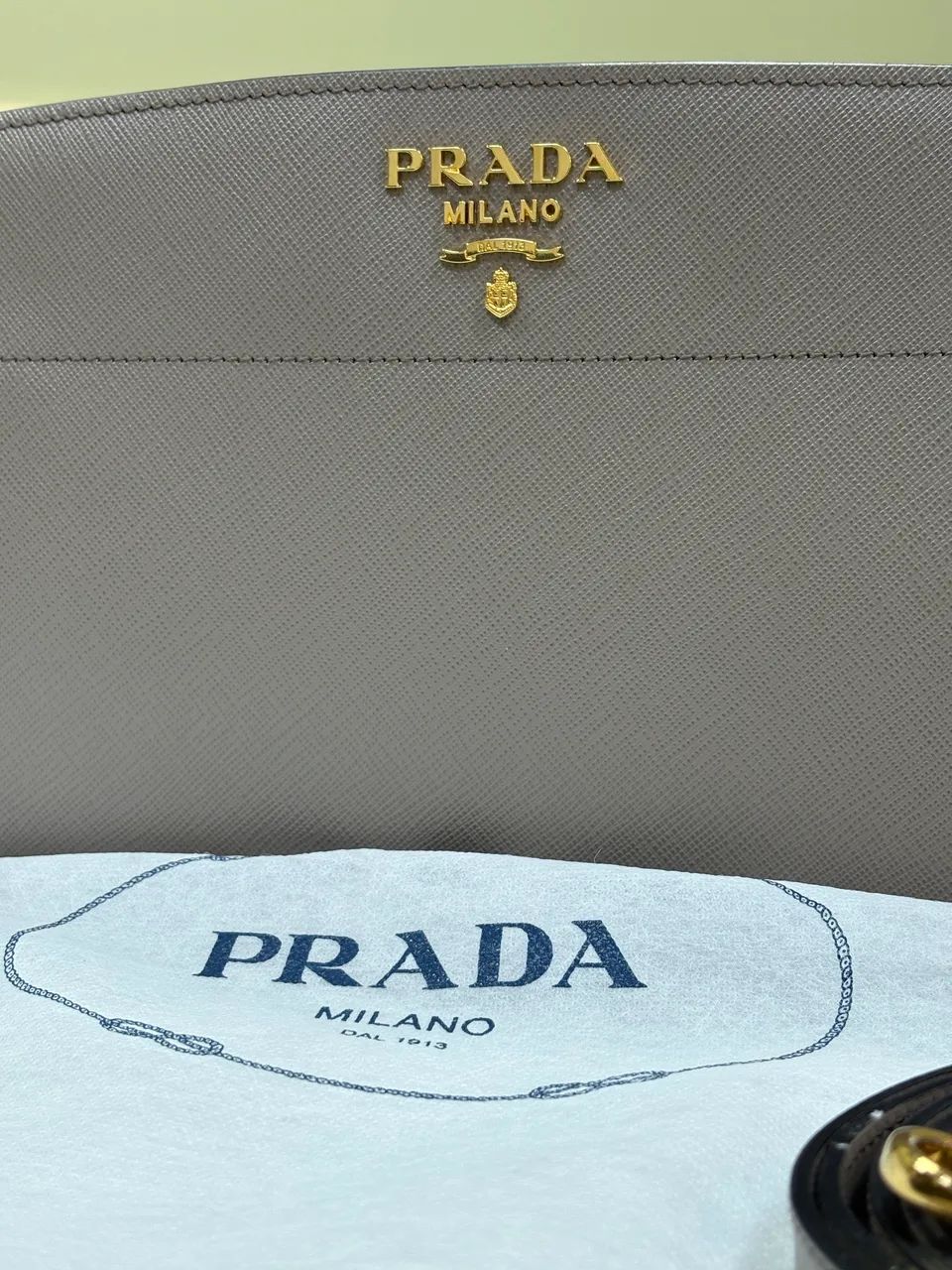 Bolsa PRADA muito nova!