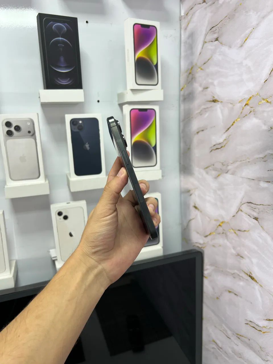 IPhone 15 Pro Max - 256GB - Foto 2