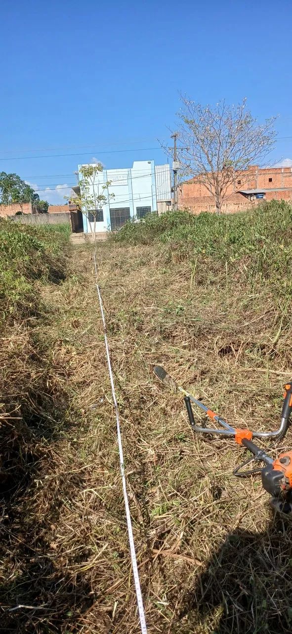 Trabalho com roçadeira em casa e lotes - Foto 2