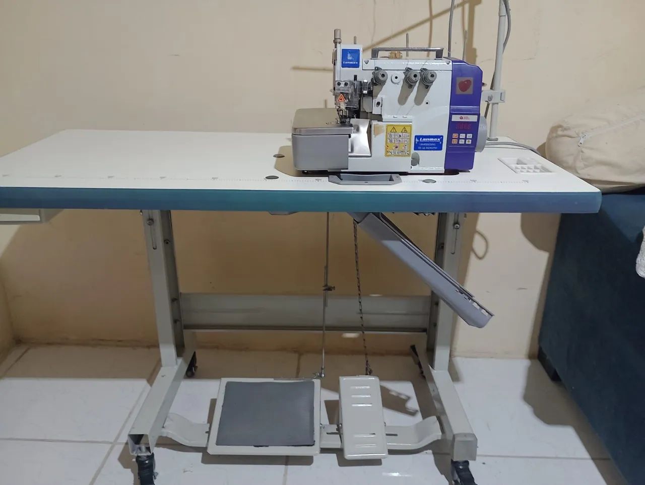 Overlock seminova 