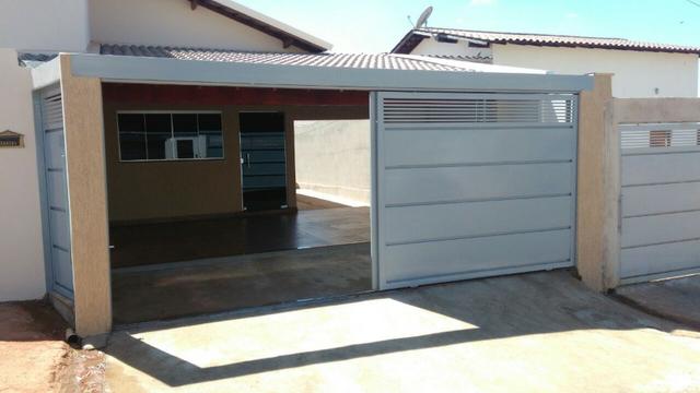 Linda casa em Araxá com 03 quartos - Foto 2