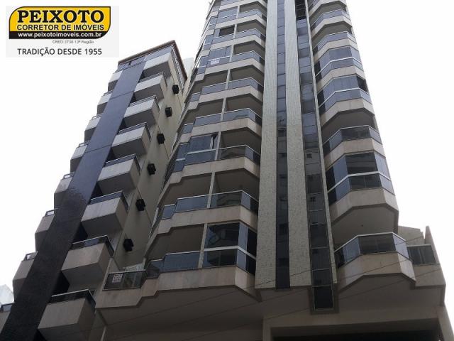 apartamento centro Guarapari, a cem metros da Praia da Areia Preta.