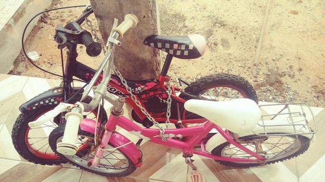 Vendo duas bicicletas para crianças