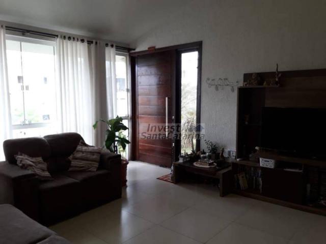 CASA EM GAROPABA JUNTO AO CENTRO, 1500M DA BEIRA MAR, 3 DORMITÓRIOS COM ESCRITURA!!! - Foto 4