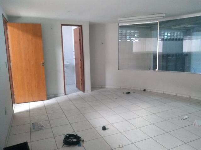 Alugo 3 galpões cada um com 12 x50 com pé direito de 8 metros. Prédio comercial - Foto 12