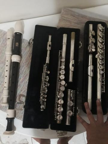 Aulas de flautas, musicalização e teclado