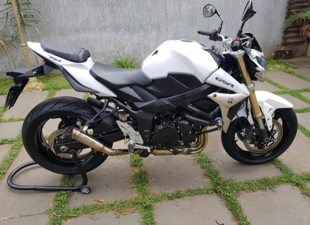 Suzuki GSR750 - Foto 2