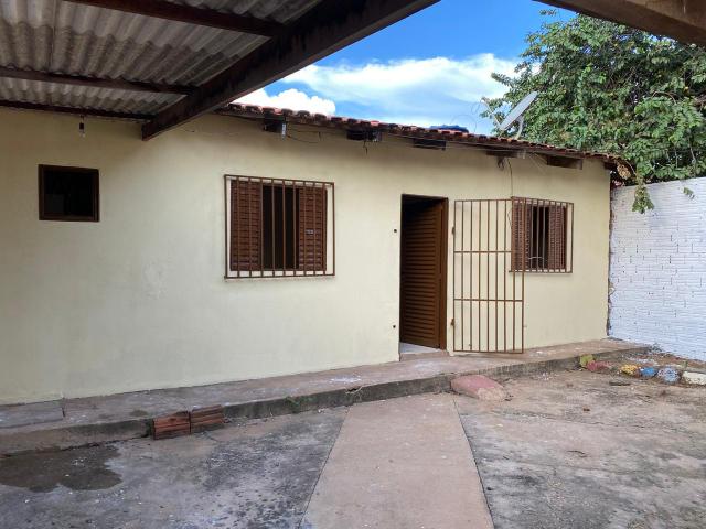 Casa bem localizada na 307 norte, próximo à feira 307 norte - Foto 4