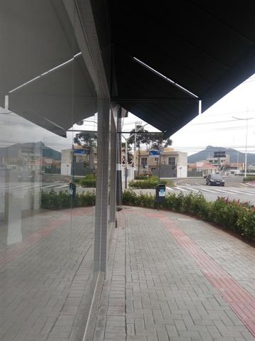 Ampla sala na nova extensão da Quarta Avenida - Foto 2