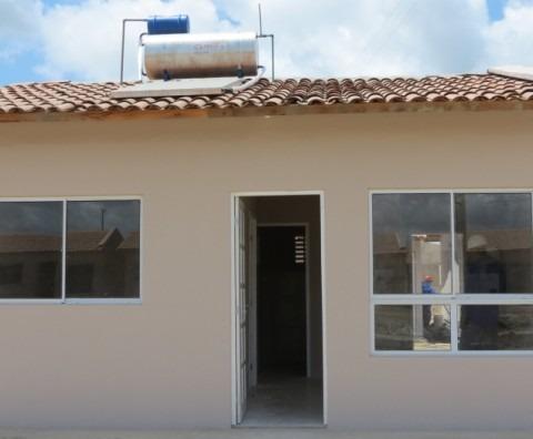 Casa murada no Conj. Antônio Lins de Souza