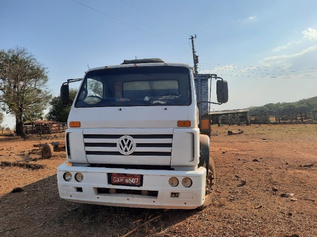 CAMINHÃO À VENDA