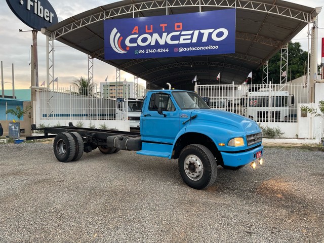 FORD F-12000 ANO 95