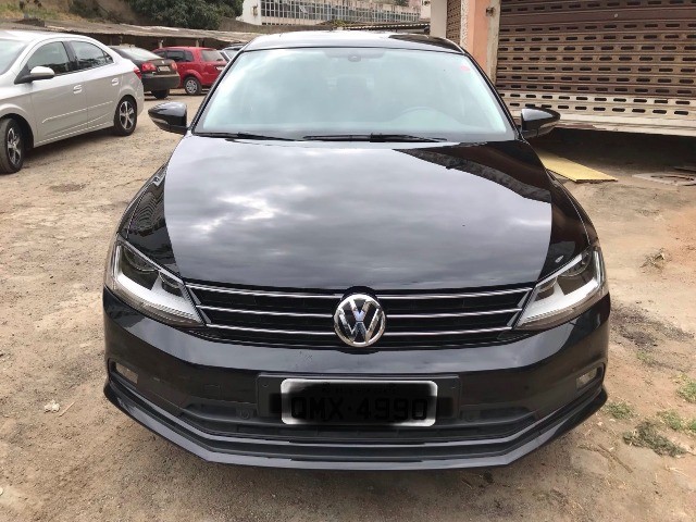 JETTA CONFORTLINE TSI COM PACOTE EXCLUSIVE E TETO SOLAR
