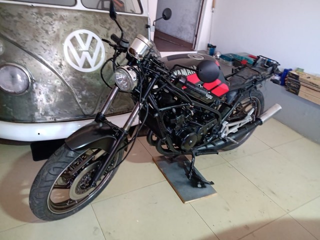 MOTO VIÚVA NEGRA 89