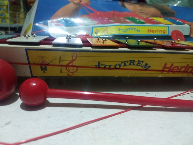 Brinquedo anos 80 sem uso Hering xilotrem - Foto 4