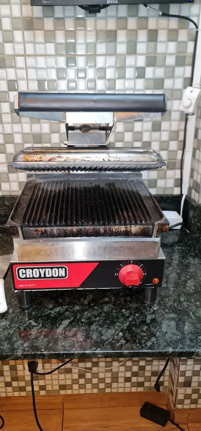 Chapa - sanduicheira - raiada - elétrica 