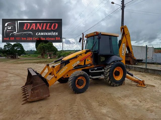 Retroescavadeira JCB 4x4 ano 2014