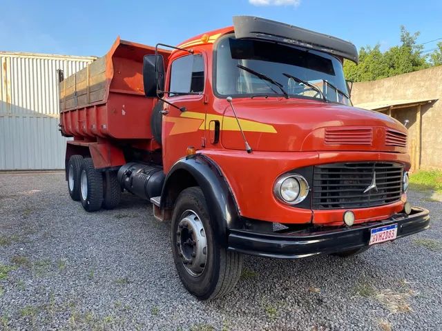 Caminhão Caçamba Mercedes 1113