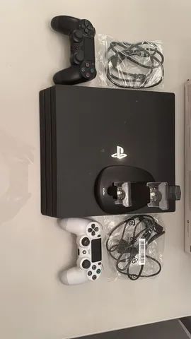 PS4 Pro (CUH-7215B) - Videogames - Capoeiras, Florianópolis 1254242135