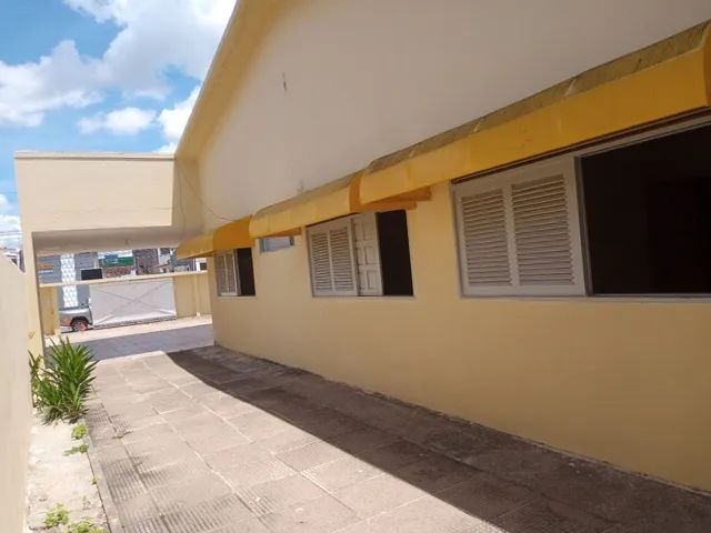 Oportunidade! ALUGA Casa a1 min. do CENTRO  - Foto 3