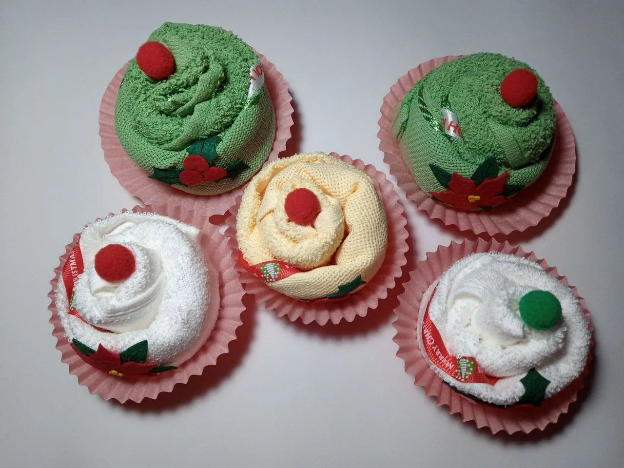 Cupcakes de toalha para presentear no Natal - Foto 3