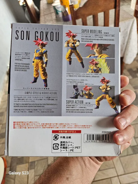 Figura de ação Super Saiyan God Son Goku