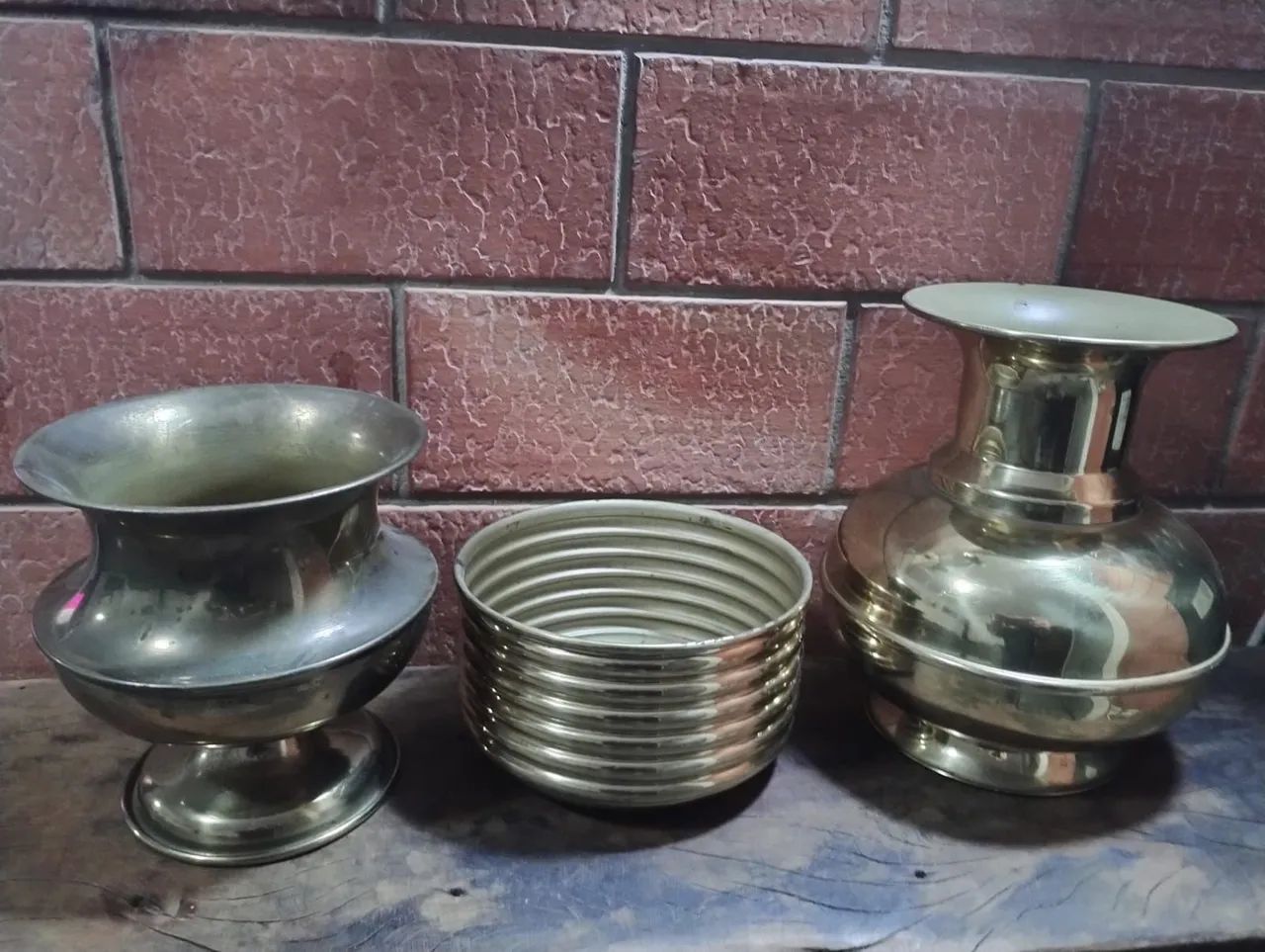 3 vasos em bronze 