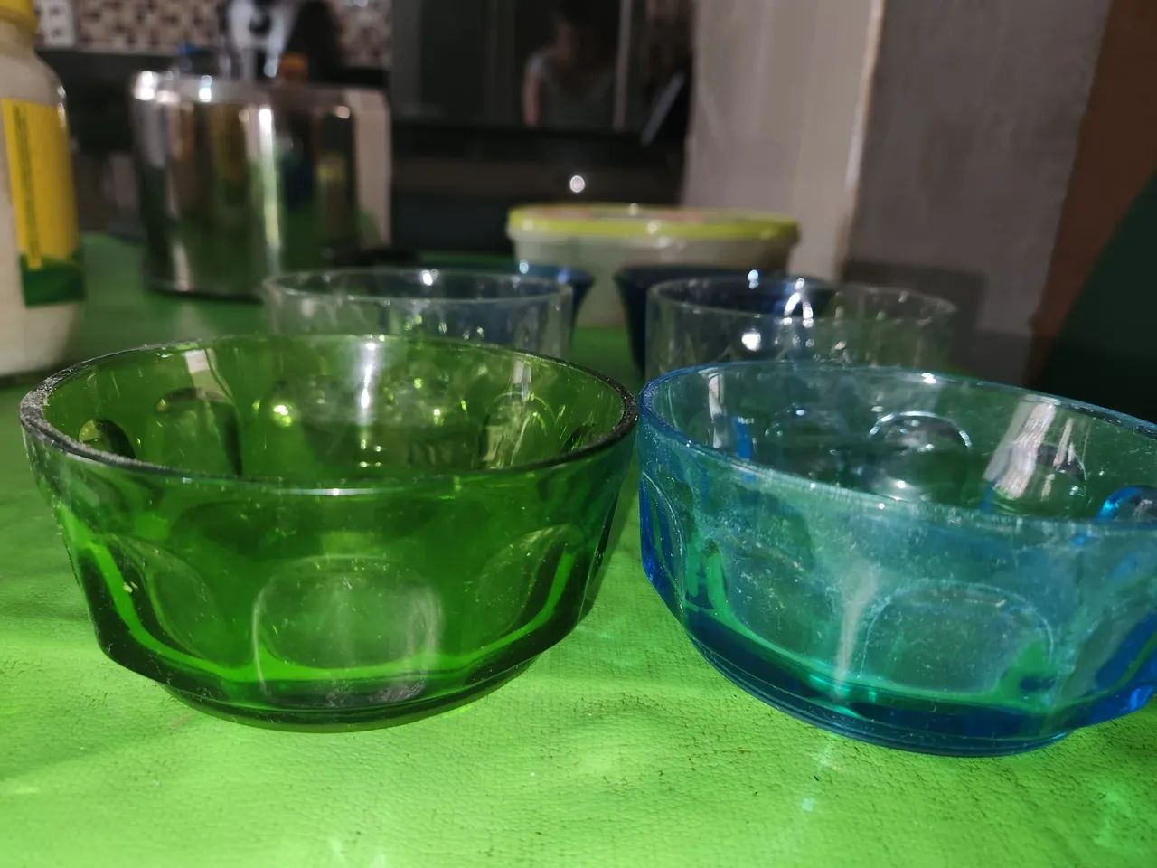  Tigelas de Vidro Colorido