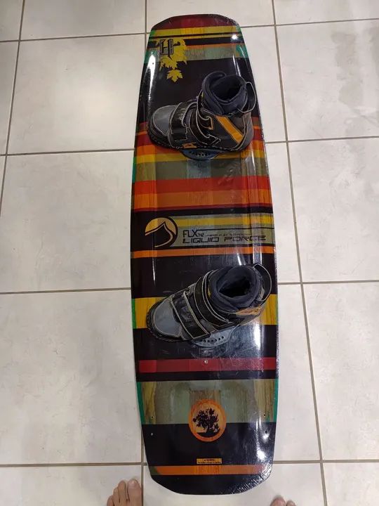 Kit wakeboard prancha e bota