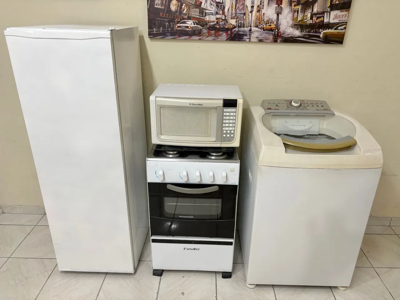 Geladeira cônsul pequena , fogão 