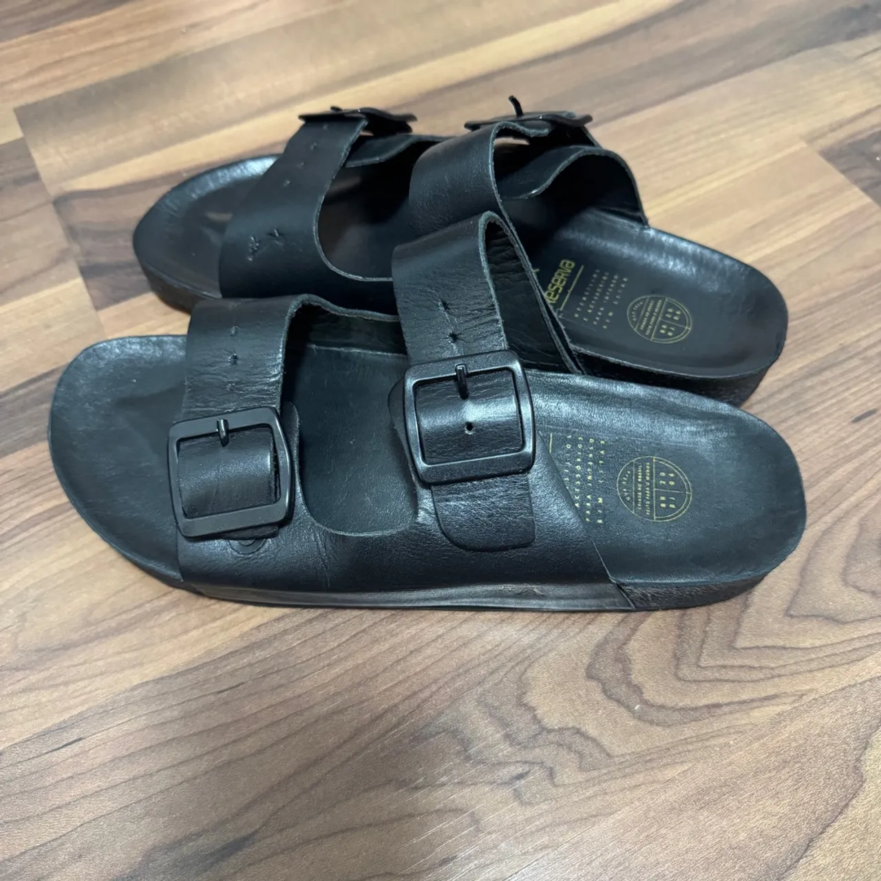 Chinelo Reserva Francisco Preto Couro TAM 39 Birken