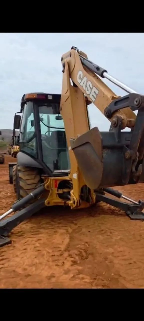 Retroescavadeira case 580n 4x4 ano 2017 - Foto 6