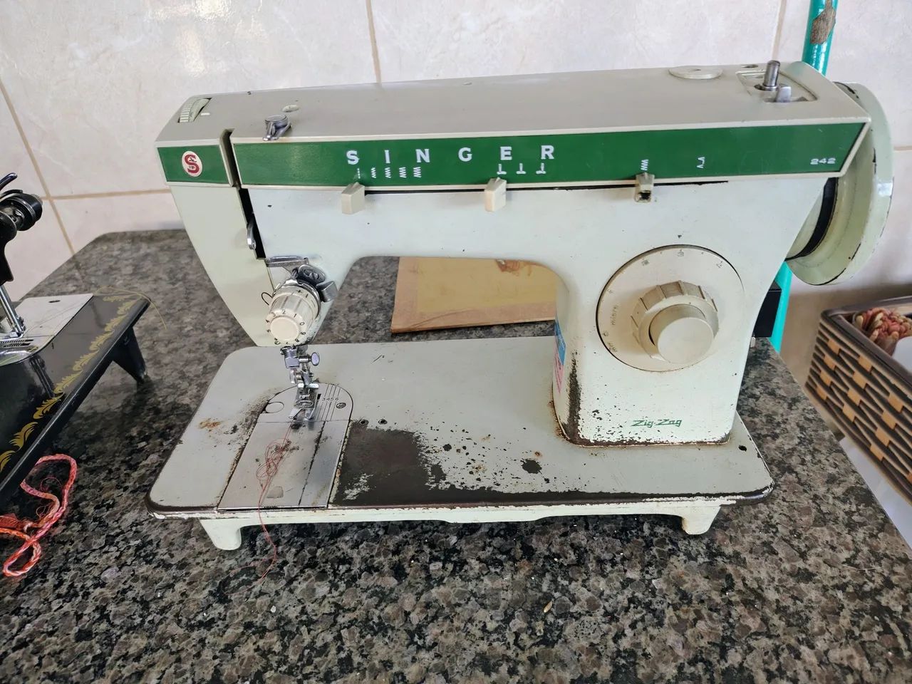 Máquina de costura  - Foto 2