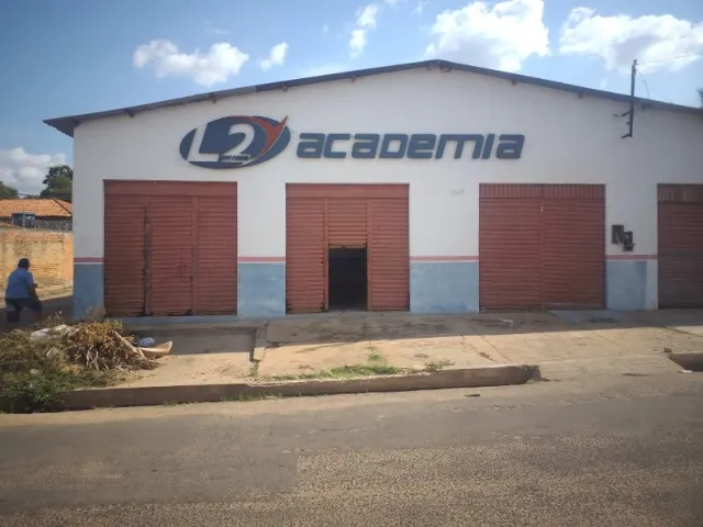 Galpãp 600m2