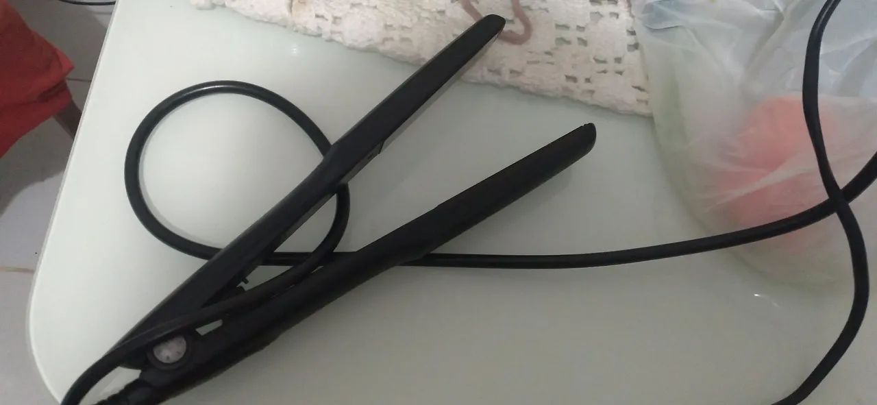Secador de cabelo e pranchinha de cabelo. - Foto 2