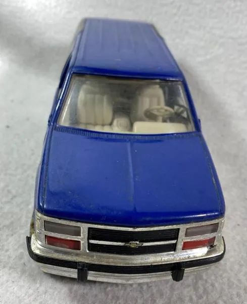 Miniatura Chevrolet Suburban 1993 Sunnyside 1/24 - Hobbies e