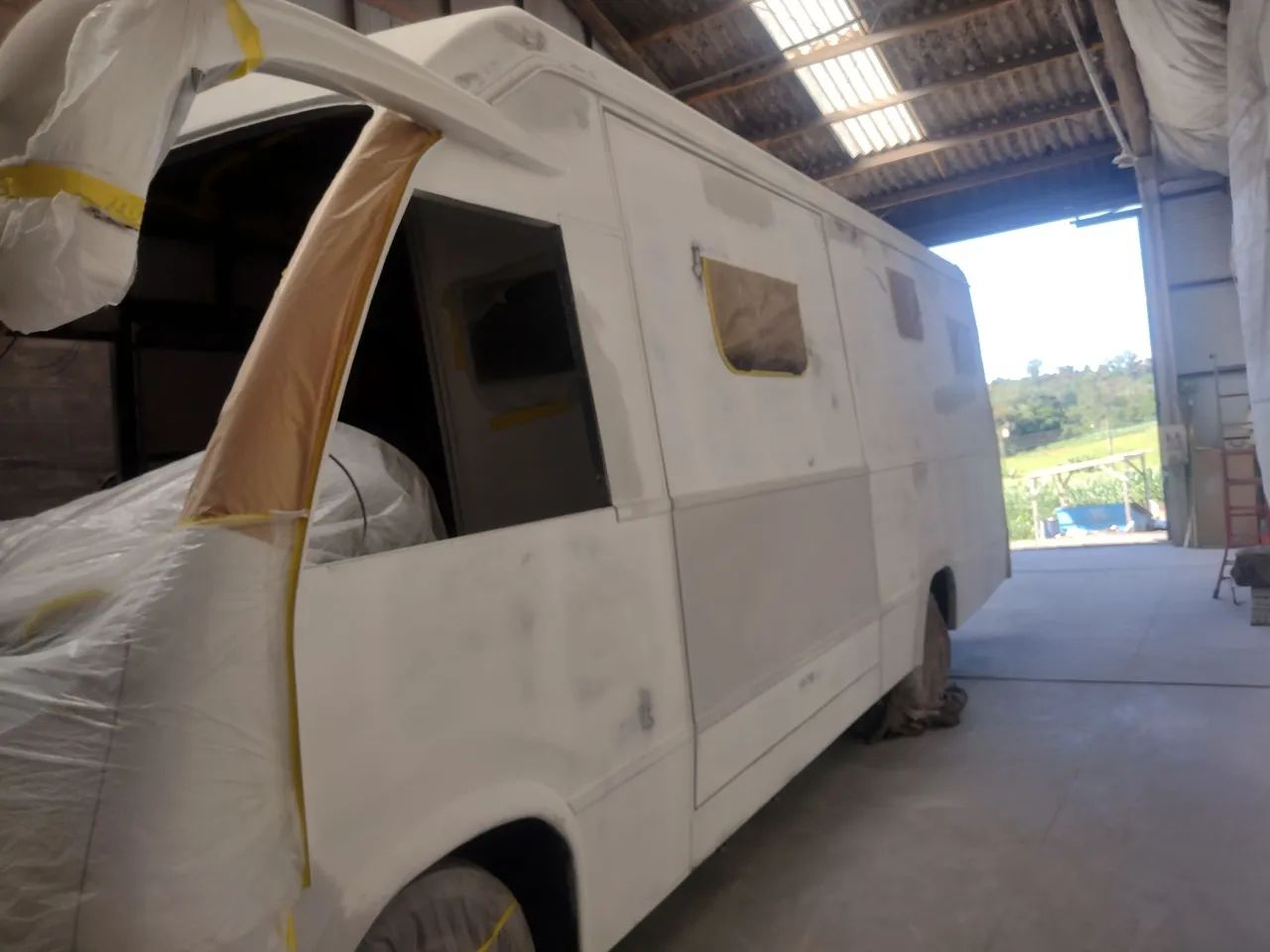 Vendo motorhome MB 914 em construção 