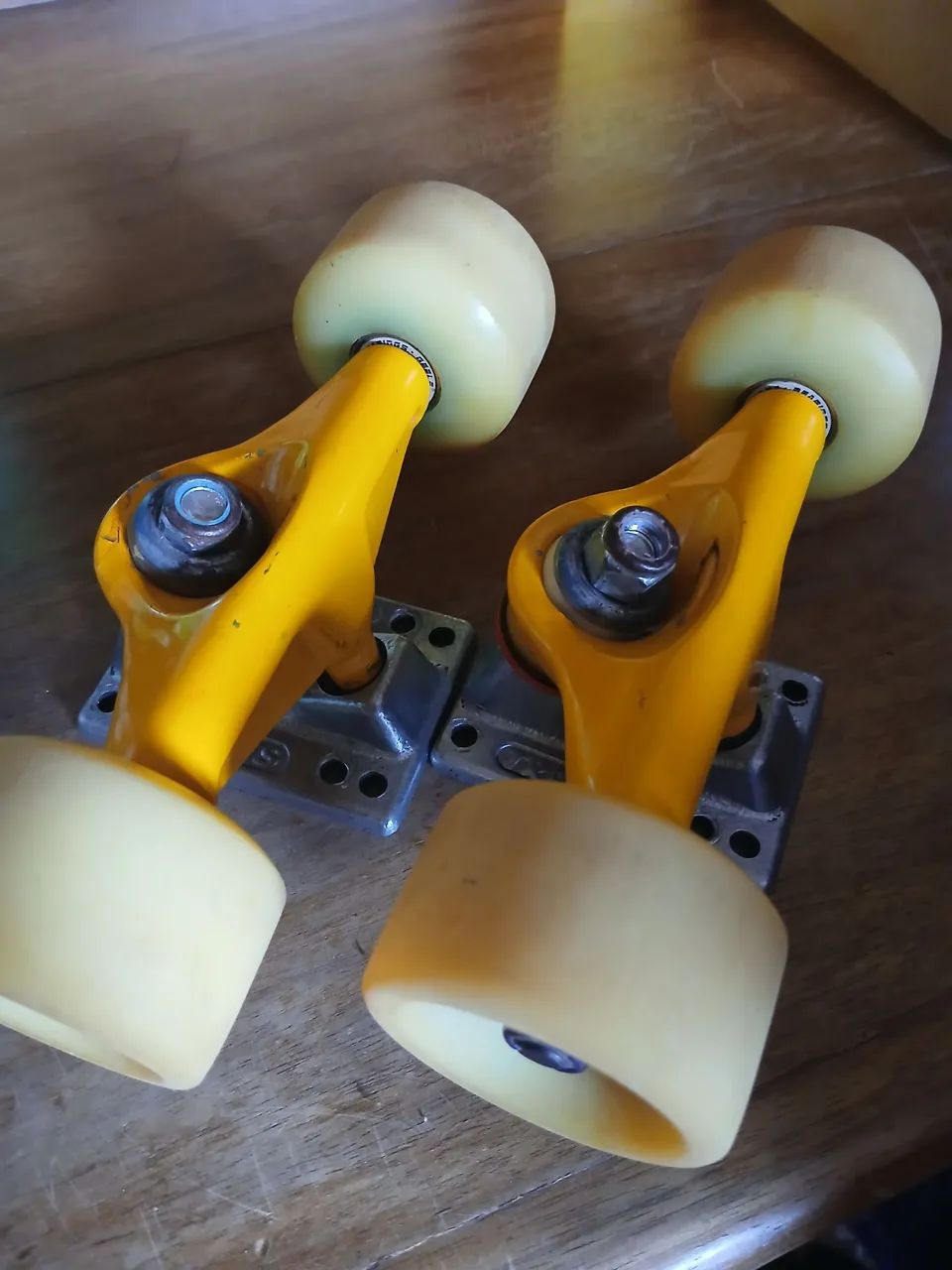 Vendo rodas mode + truck FLH + rolamentos 