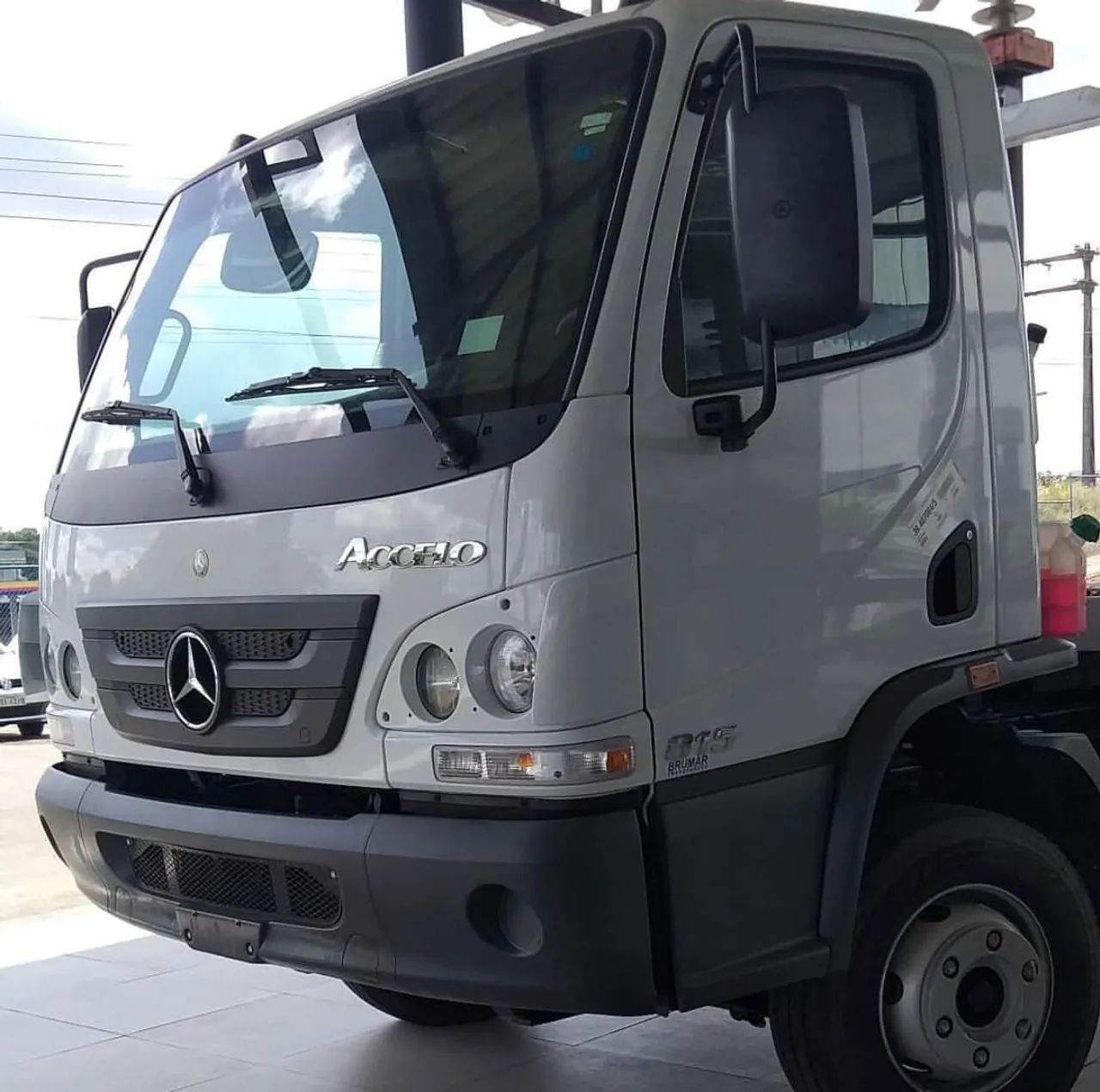 Accelo 815 guincho plataforma ano 2015 - Foto 4