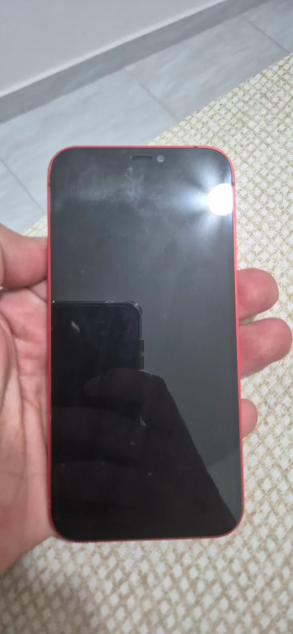 Iphone 12 RED
