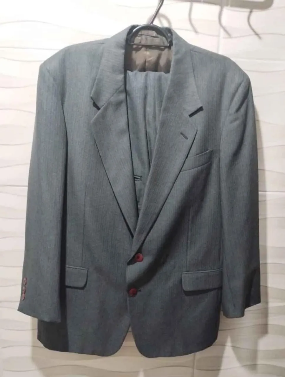 Terno Wolens Cinza Elegante - Perfeito para Ocasiões Especiais