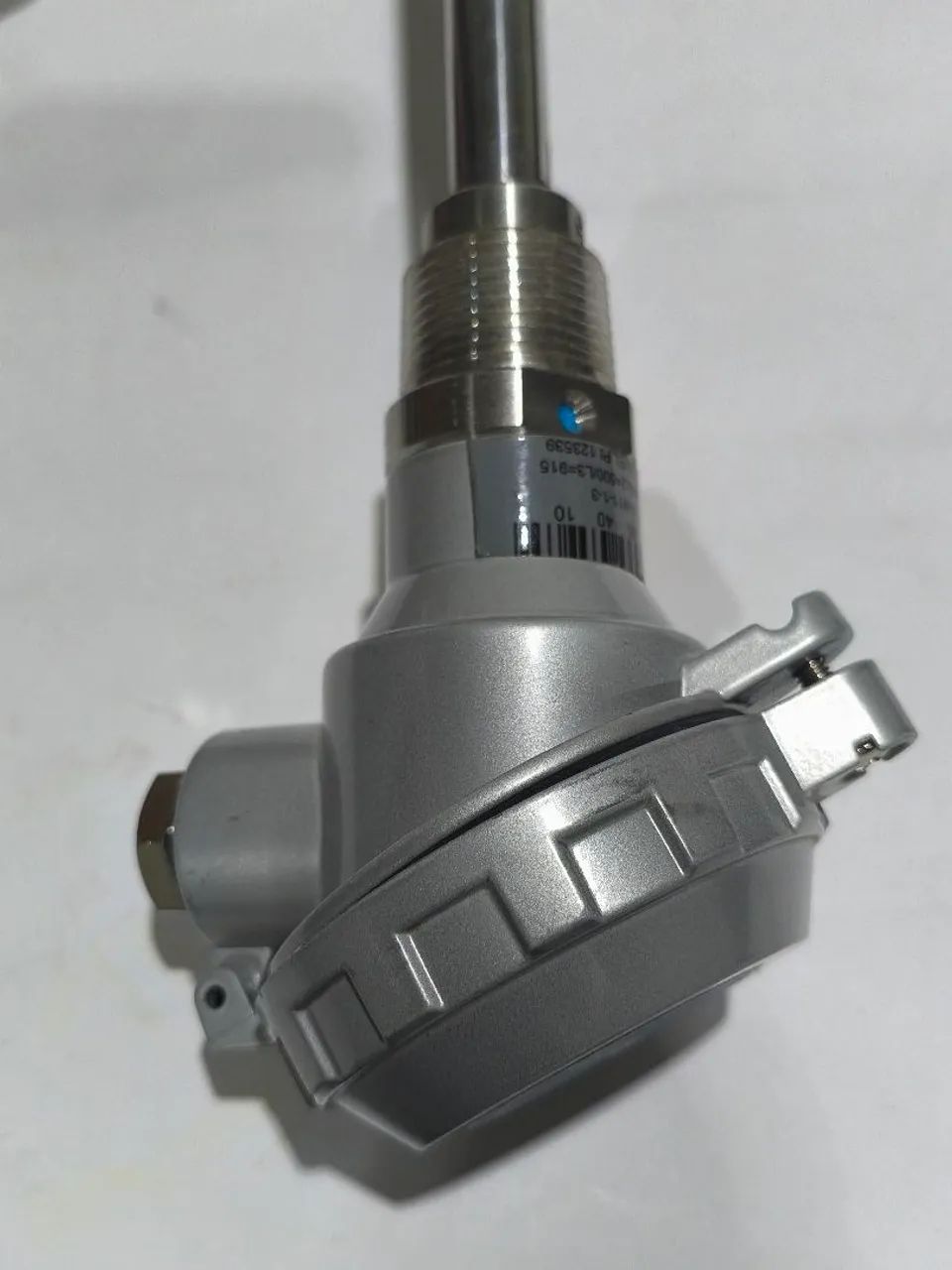 Chave de nível Pi 123539 mod.010-T-1- M11-1-3 fabricante NIVITEC com 2 boias de nível. - Foto 2