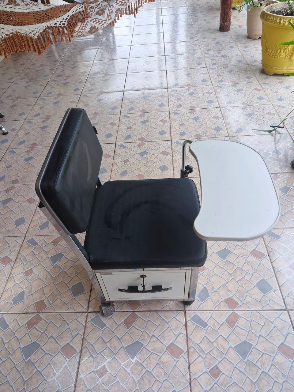 Uma cadeira de manicure. - Foto 4