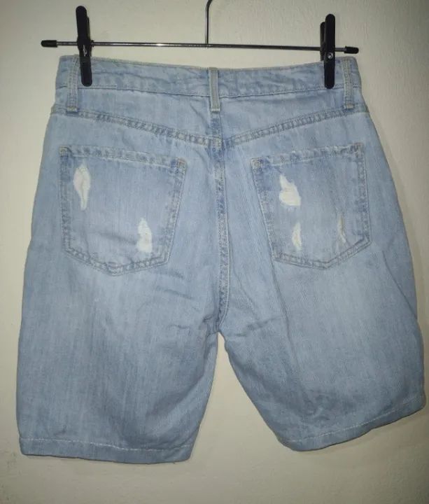Short jeans destroyed tamanho 34 - Foto 2