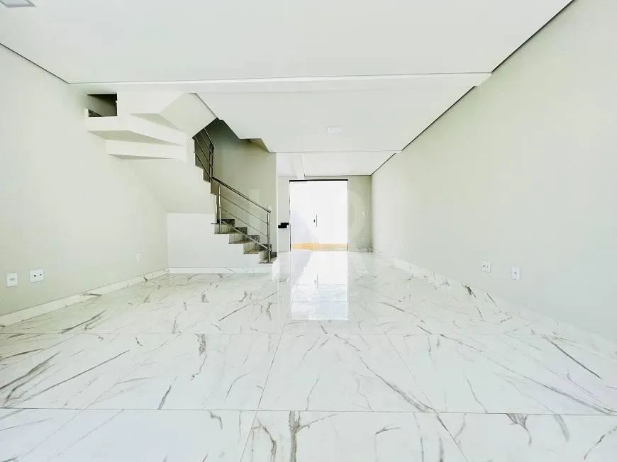 Casa Geminada à venda, 3 quartos, 1 suíte, 2 vagas, Santa Rosa - Belo Horizonte/MG - Foto 3