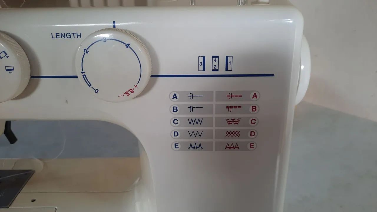 Máquina de Costura Janome 2008 - Usada - Foto 3