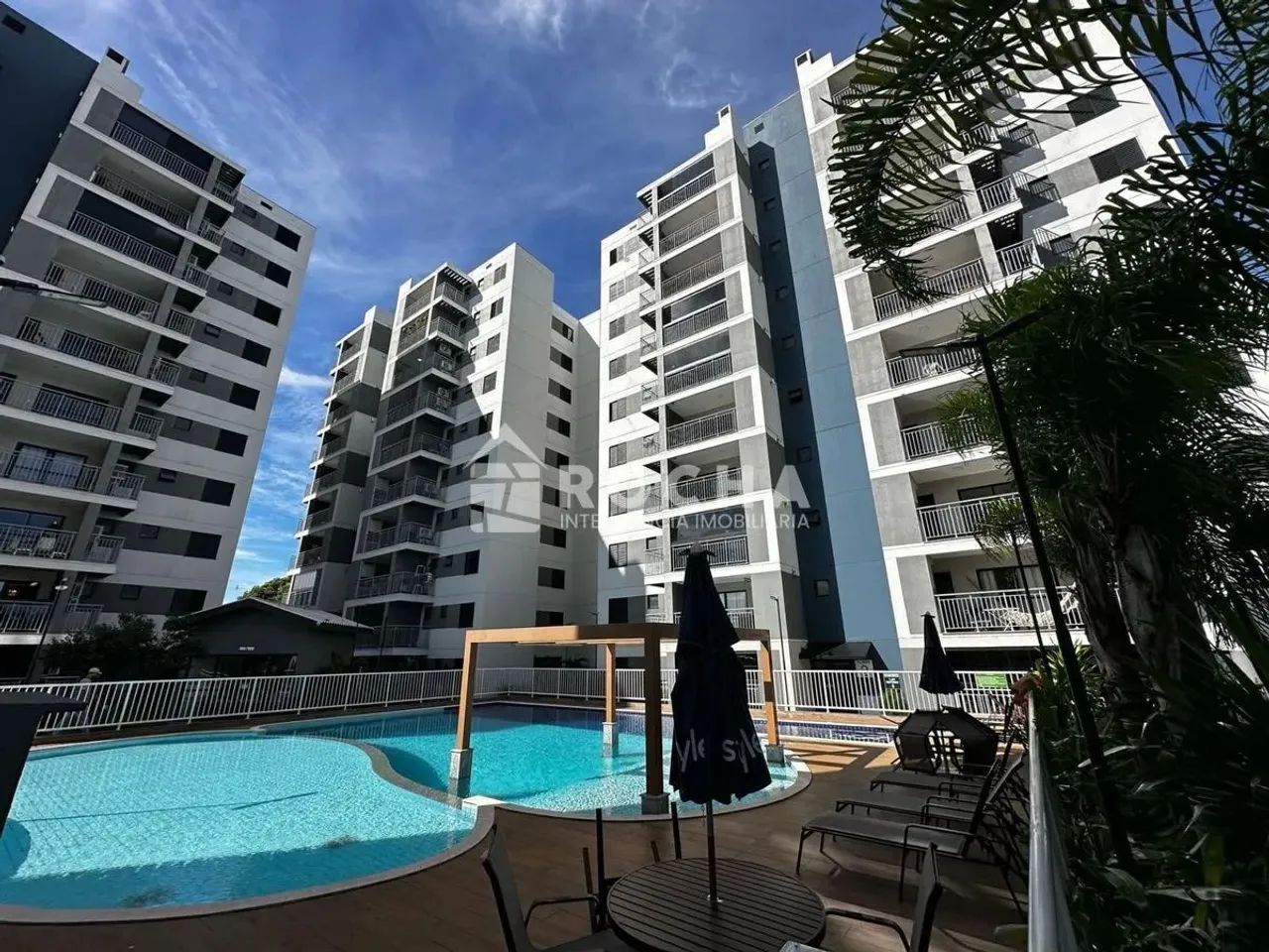 Apartamento a venda - condominio completo na Mata do Jacinto