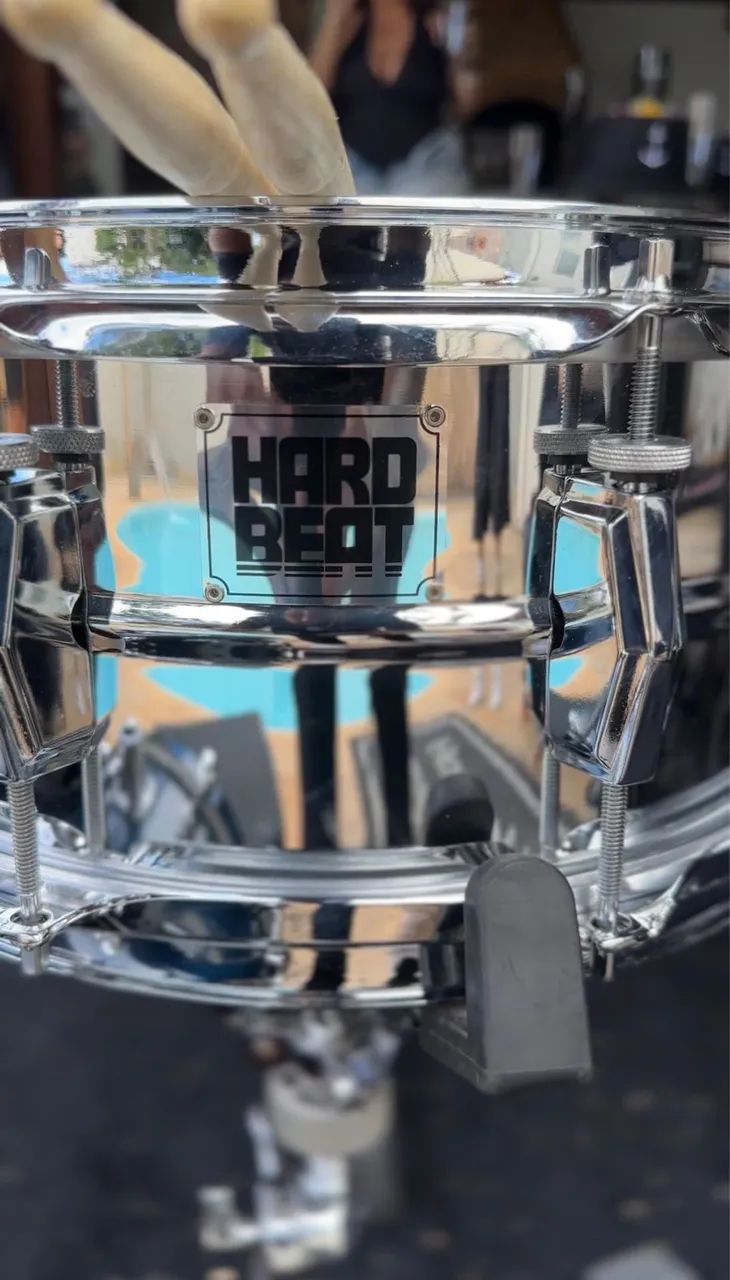 Caixa de bateria Hard Beat 12x6 - pele Remo Black Suede + aros Power Hoop - Foto 3