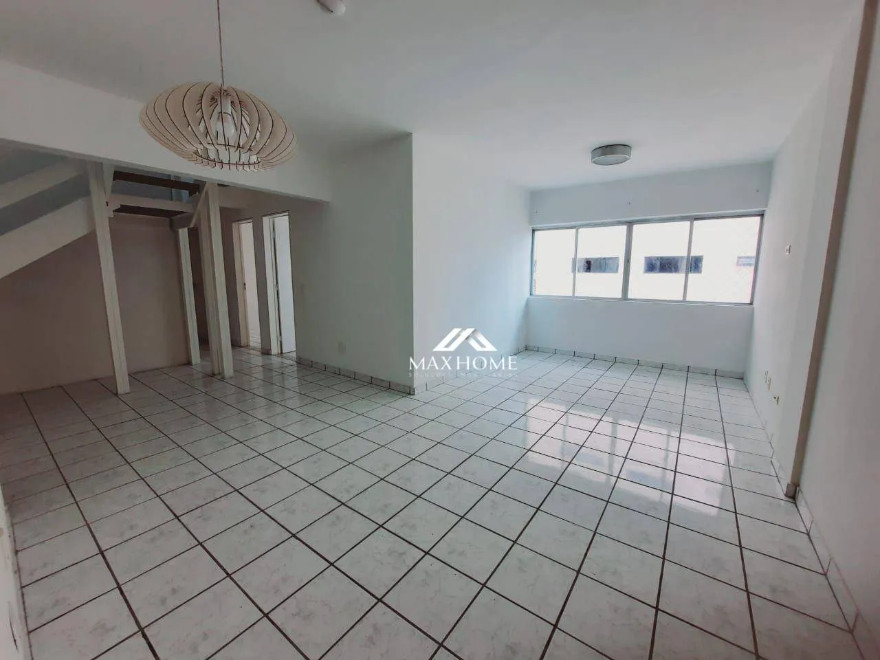 Cobertura duplex à venda com 5 quartos sendo 1 suíte, nos Aflitos.